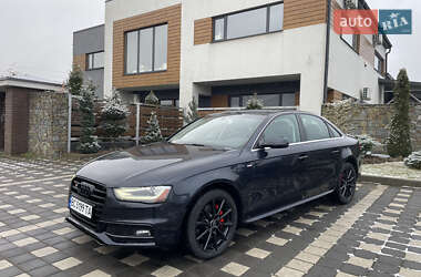 Седан Audi A4 2013 в Стрию