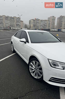 Седан Audi A4 2016 в 