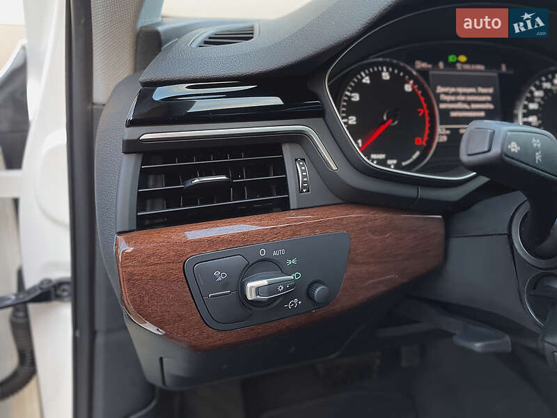 Седан Audi A4 2020 в Києві
