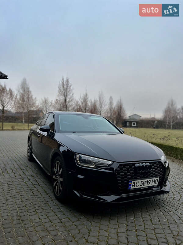 Седан Audi A4 2018 в Луцьку