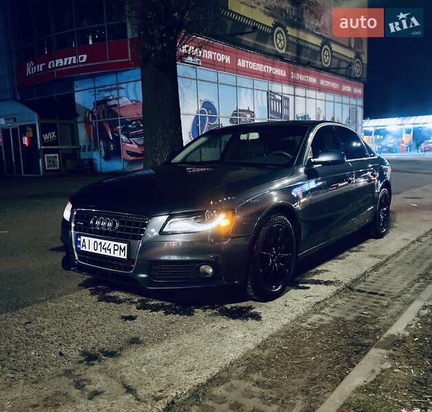 Седан Audi A4 2010 в Киеве