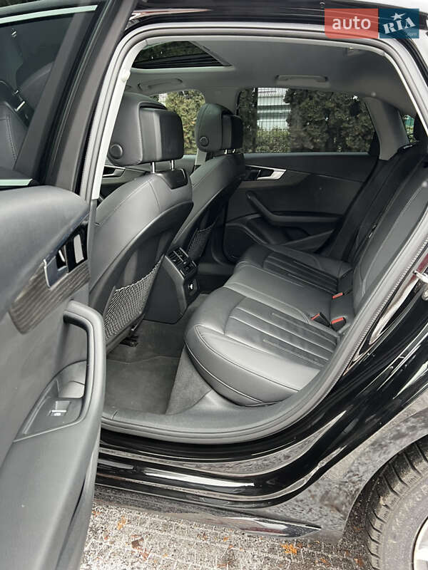 Седан Audi A4 2021 в Виннице