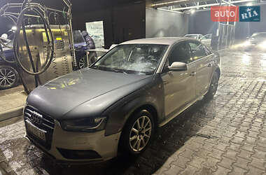 Седан Audi A4 2012 в Львові