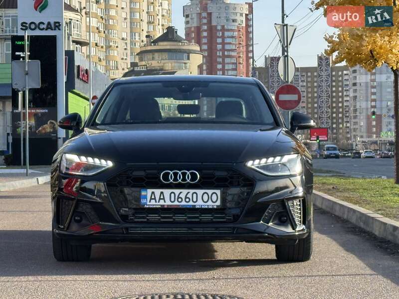 Седан Audi A4 2022 в Киеве