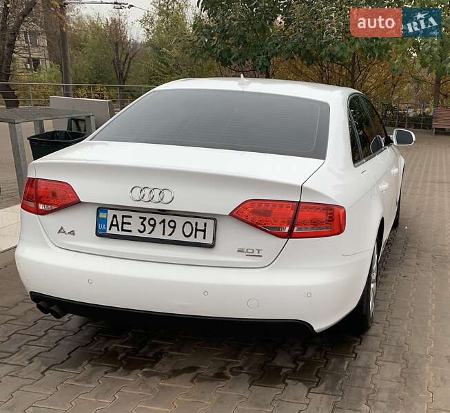 Седан Audi A4 2011 в Кривому Розі