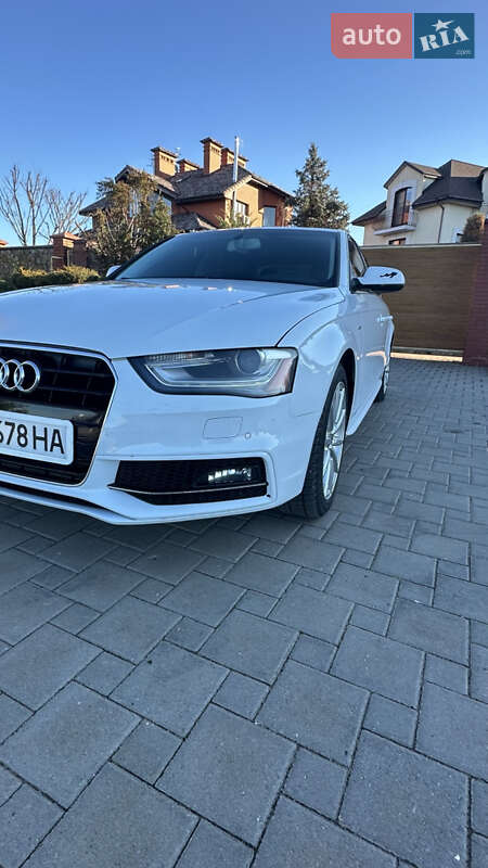 Седан Audi A4 2013 в 