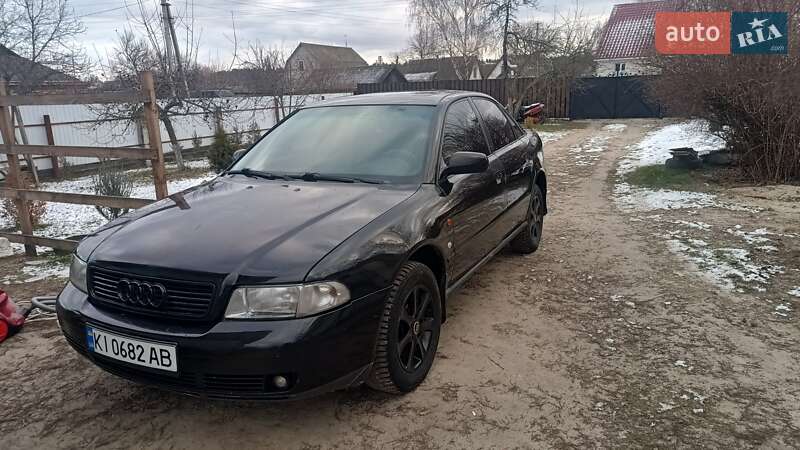 Седан Audi A4 1995 в Баришівка