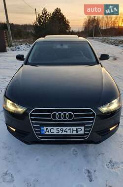 Седан Audi A4 2013 в Луцке