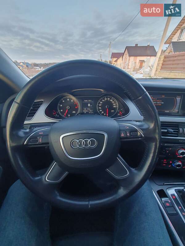 Седан Audi A4 2013 в Луцьку
