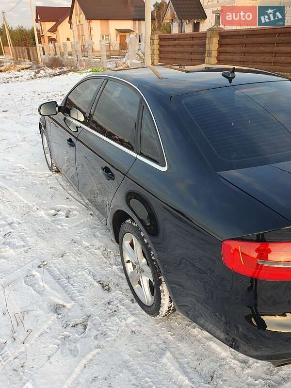 Седан Audi A4 2013 в Луцьку