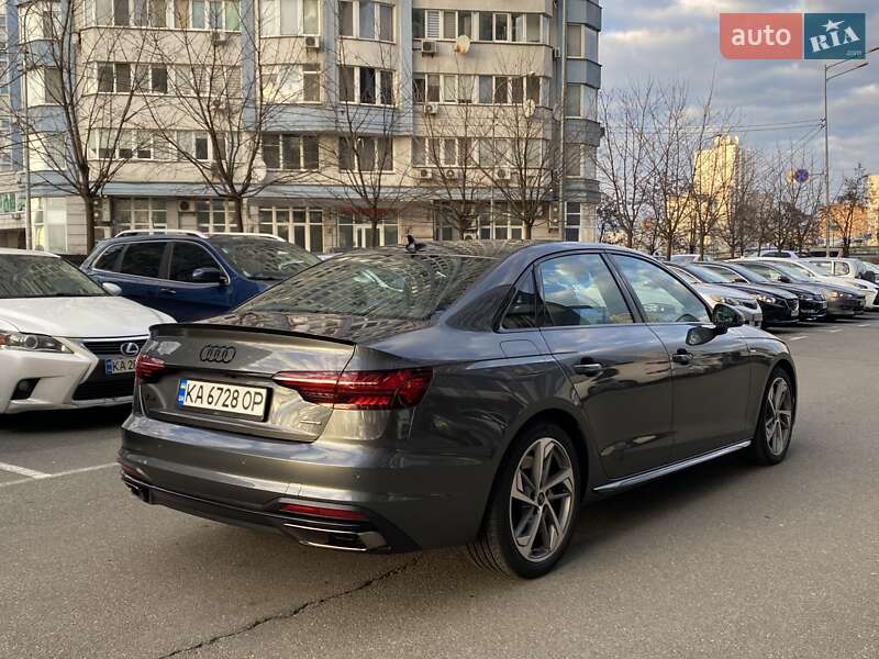 Седан Audi A4 2023 в 