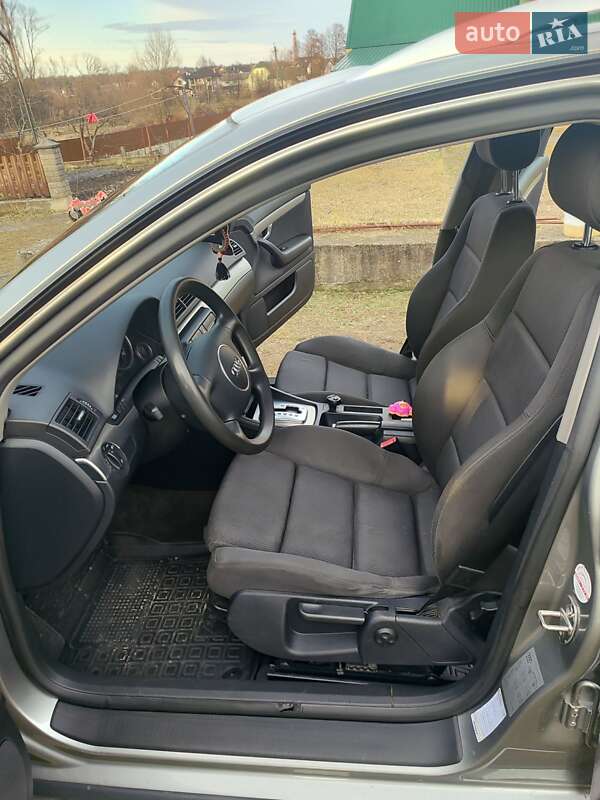 Универсал Audi A4 2004 в Новояворовске