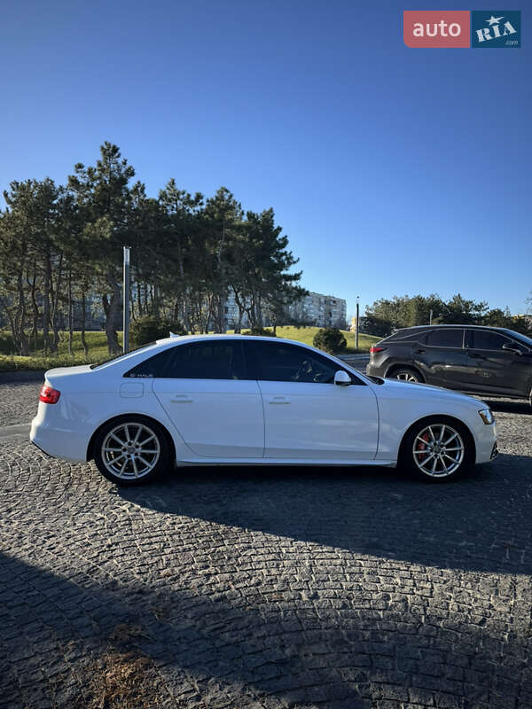 Седан Audi A4 2015 в Днепре