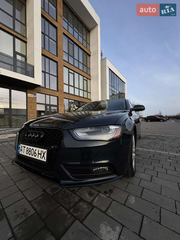 Седан Audi A4 2012 в Ивано-Франковске