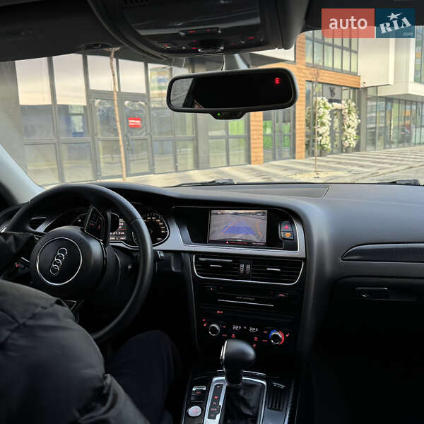 Седан Audi A4 2012 в Ивано-Франковске