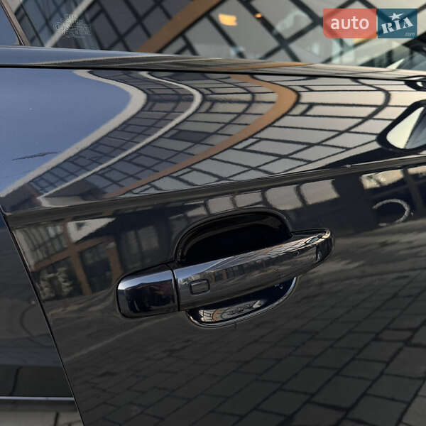 Седан Audi A4 2012 в Ивано-Франковске