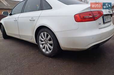 Седан Audi A4 2013 в Сарнах