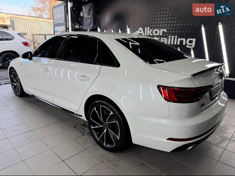 Седан Audi A4 2016 в Одессе