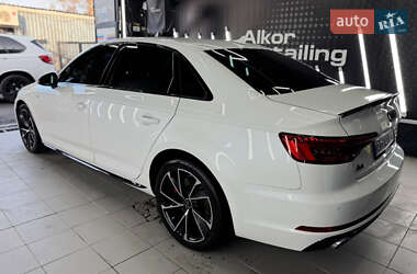 Седан Audi A4 2016 в 
