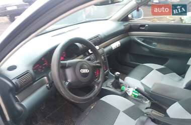 Седан Audi A4 1998 в Смілі