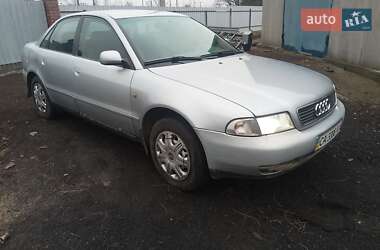 Седан Audi A4 1998 в Смілі