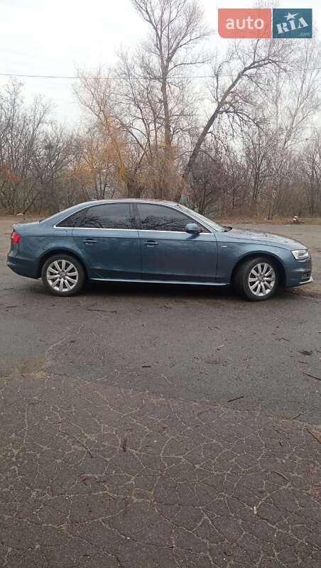 Седан Audi A4 2015 в Днепре