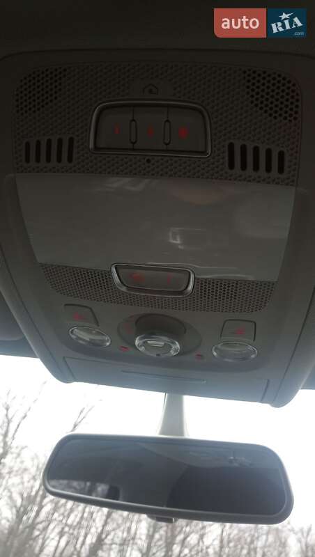 Седан Audi A4 2015 в Днепре