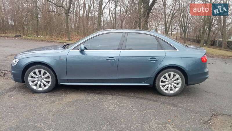 Седан Audi A4 2015 в Днепре