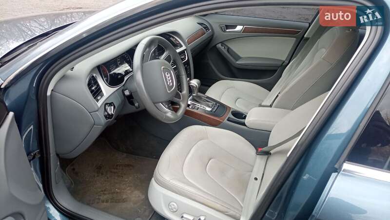 Седан Audi A4 2015 в Днепре