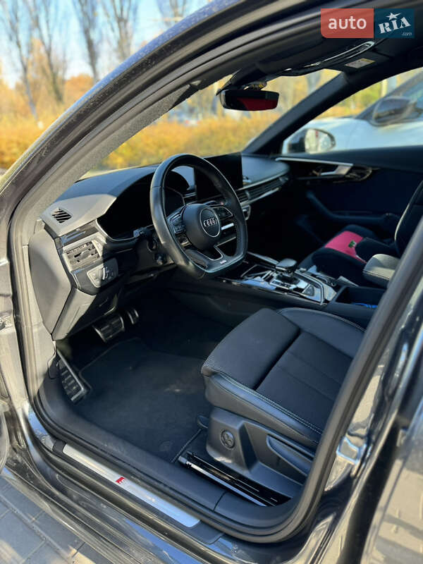Седан Audi A4 2021 в Кропивницком