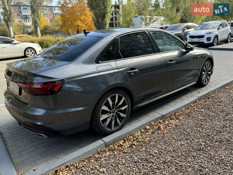 Седан Audi A4 2021 в Кропивницком
