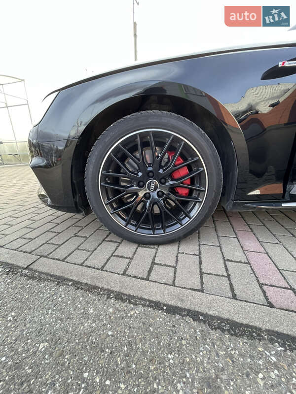 Седан Audi A4 2018 в Виноградове