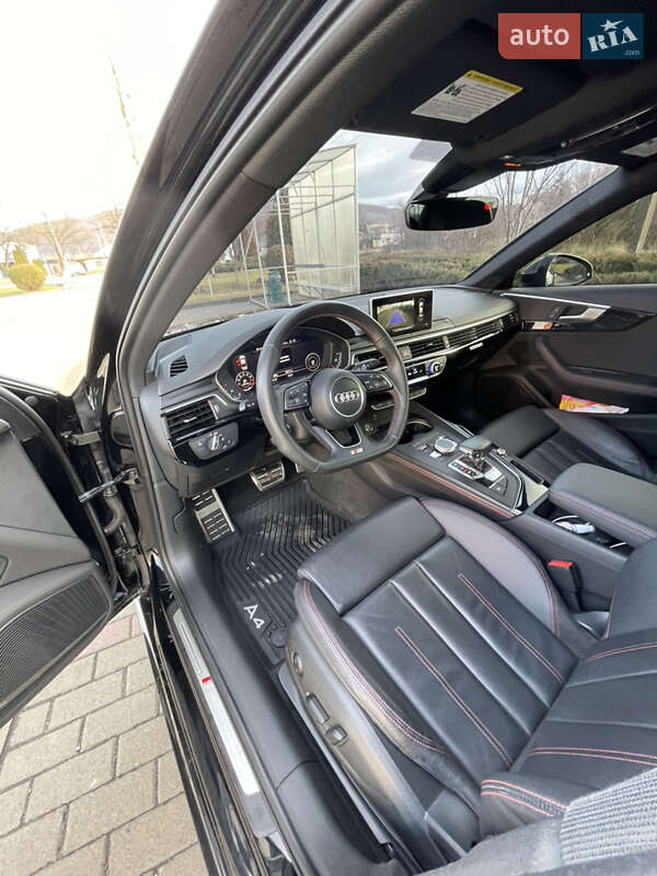 Седан Audi A4 2018 в Виноградове