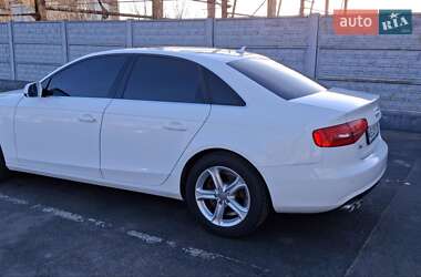 Седан Audi A4 2015 в 