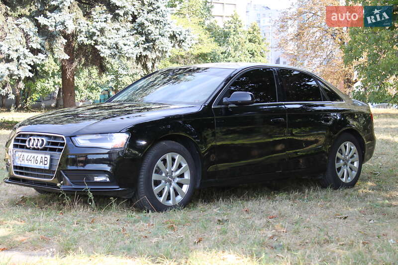 Седан Audi A4 2013 в Києві