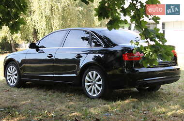 Седан Audi A4 2013 в 
