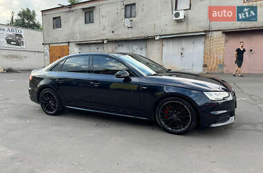 Седан Audi A4 2017 в 