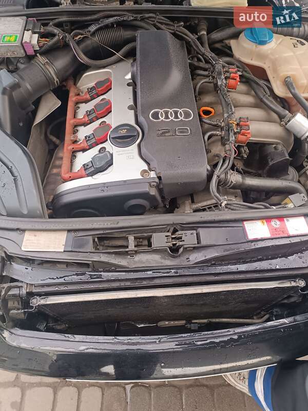 Седан Audi A4 2004 в Сокале