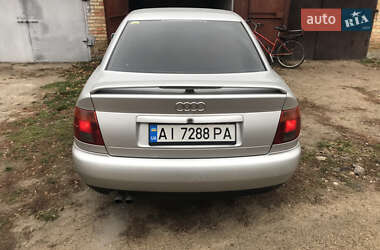 Седан Audi A4 1995 в Мироновке