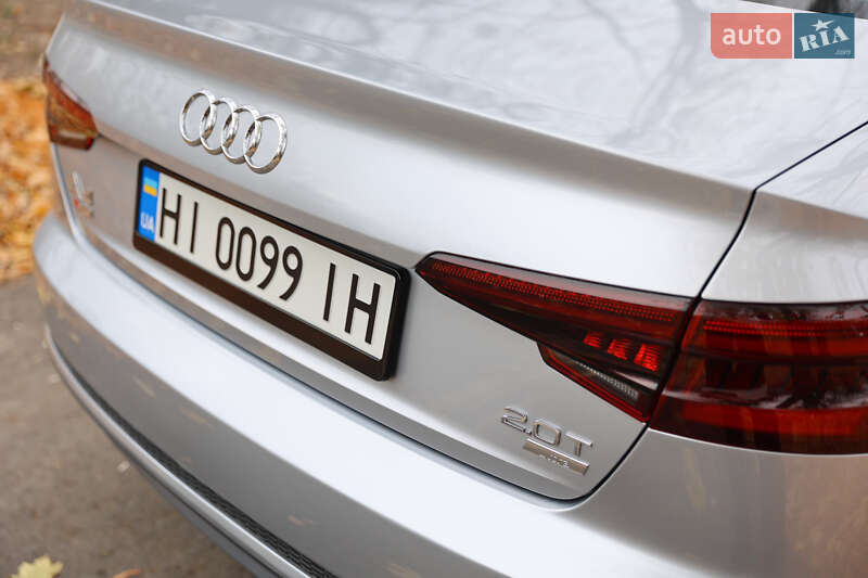 Седан Audi A4 2018 в Полтаві