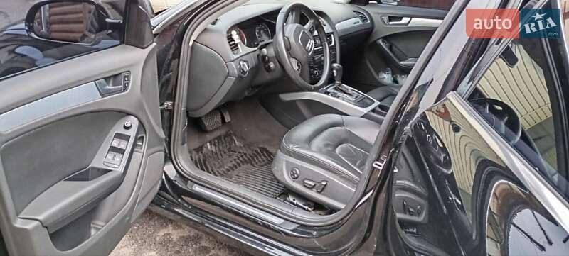 Седан Audi A4 2010 в Котельве