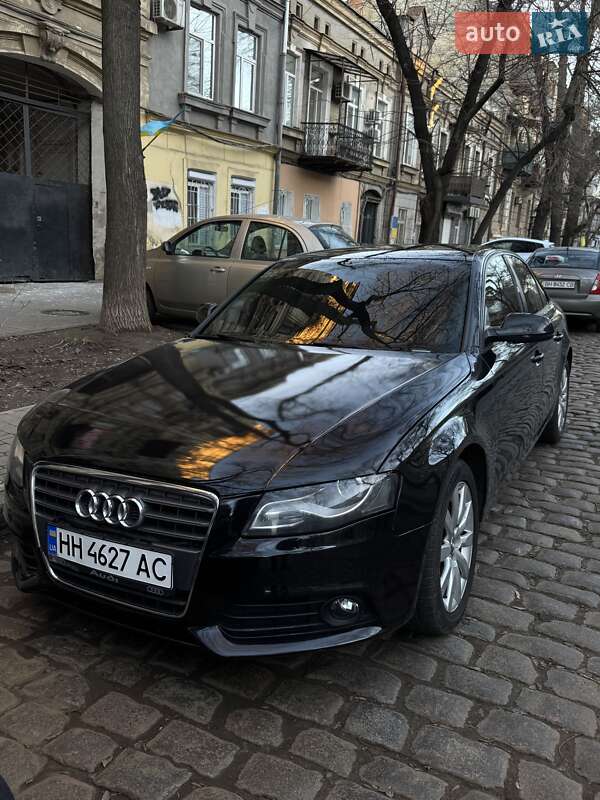 Седан Audi A4 2011 в Одессе