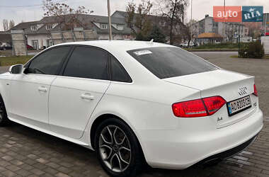 Седан Audi A4 2012 в Мукачевому