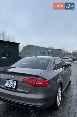 Седан Audi A4 2014 в Львові