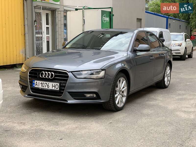 Седан Audi A4 2012 в Кривому Розі