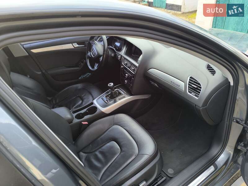 Седан Audi A4 2012 в Кривому Розі