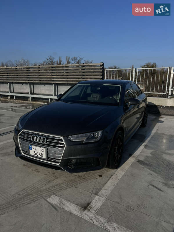 Седан Audi A4 2017 в 