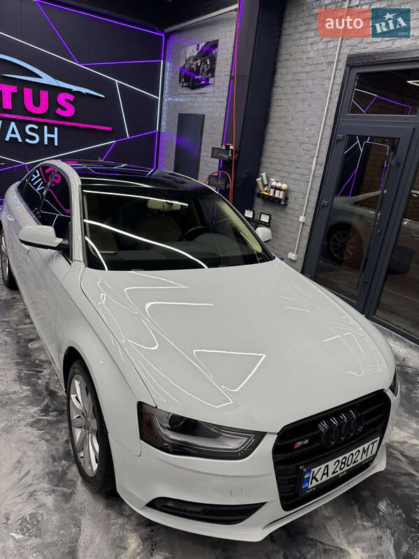 Седан Audi A4 2013 в Киеве