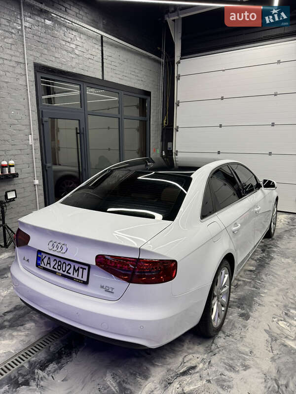 Седан Audi A4 2013 в Киеве