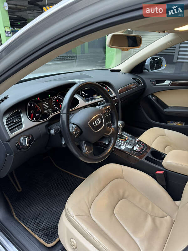 Седан Audi A4 2013 в Киеве